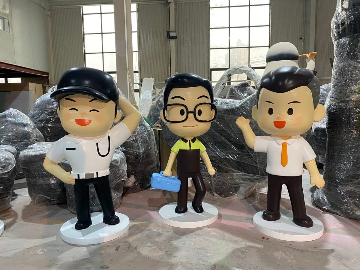 “Cartoon Character Fiberglass Sculpture”，“Lifelike Human Display Props”，“Custom Decorative Fiberglass Sculptures”