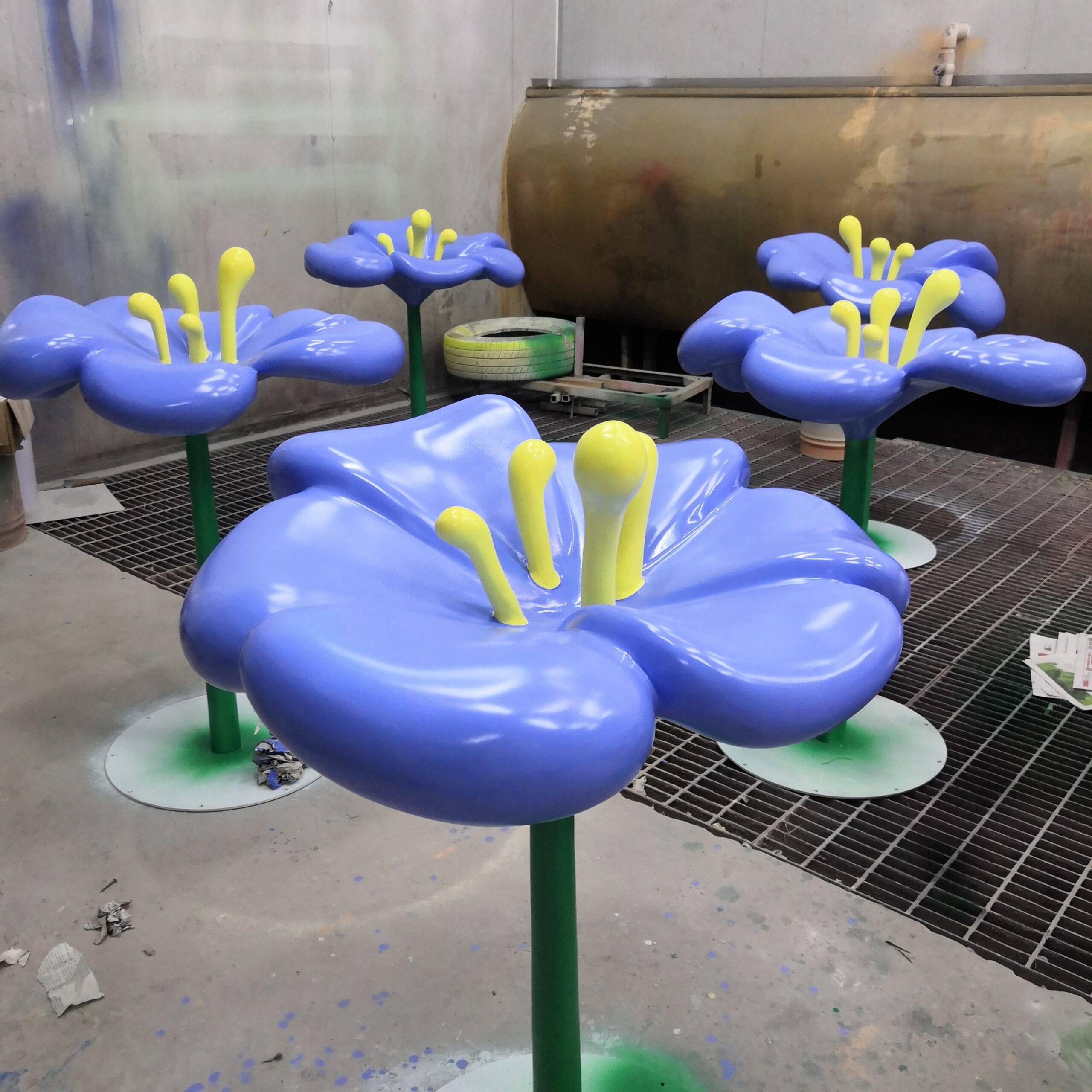 Fiberglass public art sculpture Stainless steel urban sculpture Comparison of fiberglass and steel sculptures